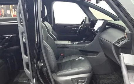 Toyota Alphard, 2024 год, 13 650 000 рублей, 9 фотография