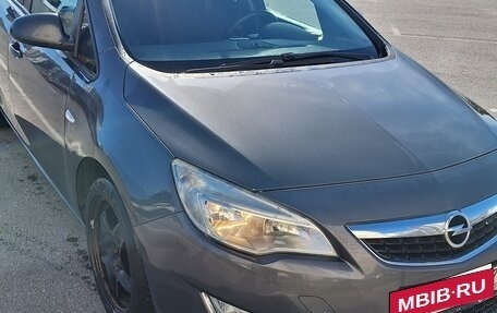 Opel Astra J, 2011 год, 450 000 рублей, 2 фотография