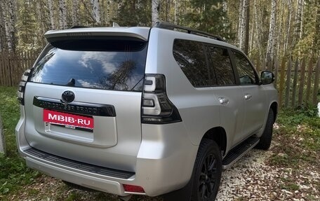 Toyota Land Cruiser Prado 150 рестайлинг 2, 2021 год, 6 700 000 рублей, 9 фотография