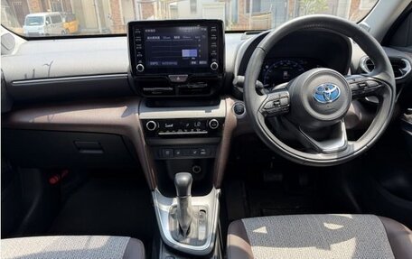 Toyota Yaris Cross, 2023 год, 1 545 333 рублей, 11 фотография