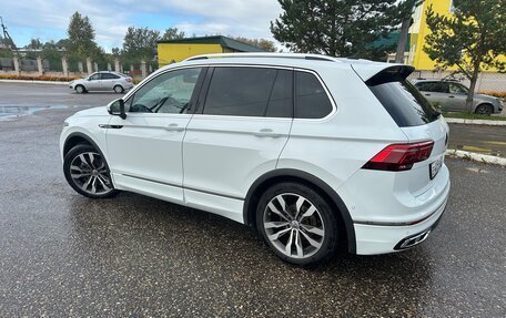 Volkswagen Tiguan II, 2021 год, 4 300 000 рублей, 4 фотография