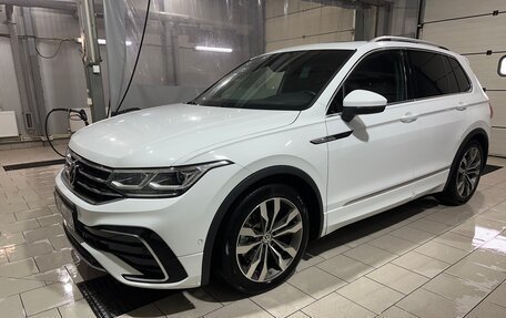 Volkswagen Tiguan II, 2021 год, 4 300 000 рублей, 24 фотография