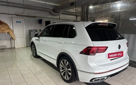Volkswagen Tiguan II, 2021 год, 4 300 000 рублей, 19 фотография