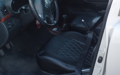 Toyota Avensis III рестайлинг, 2004 год, 800 000 рублей, 9 фотография