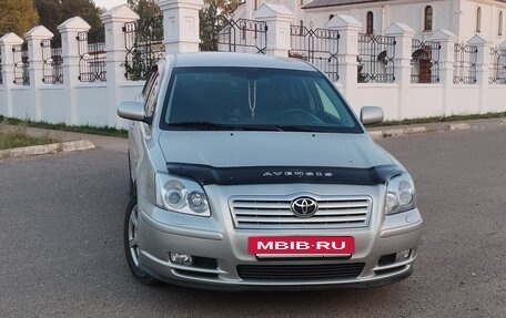 Toyota Avensis III рестайлинг, 2004 год, 800 000 рублей, 2 фотография