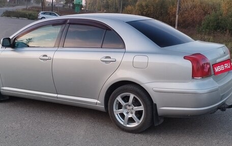 Toyota Avensis III рестайлинг, 2004 год, 800 000 рублей, 5 фотография
