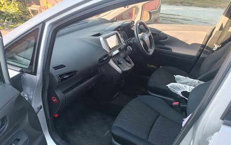 Toyota Wish II, 2010 год, 1 700 000 рублей, 7 фотография