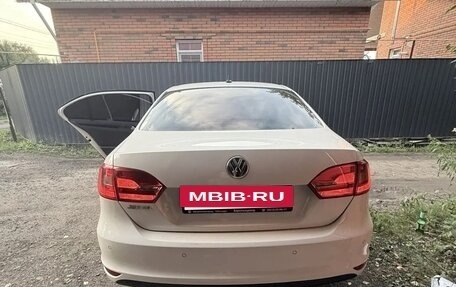 Volkswagen Jetta VI, 2012 год, 989 000 рублей, 5 фотография