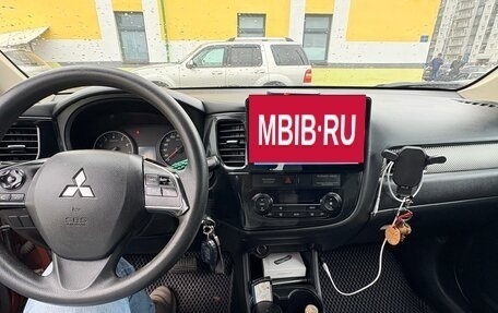 Mitsubishi Outlander III рестайлинг 3, 2012 год, 999 999 рублей, 5 фотография
