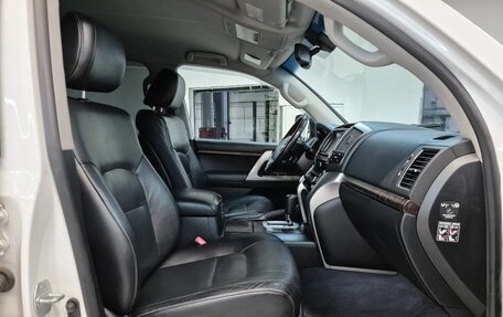 Toyota Land Cruiser 200, 2012 год, 2 999 000 рублей, 9 фотография