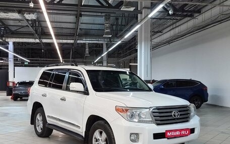 Toyota Land Cruiser 200, 2012 год, 2 999 000 рублей, 2 фотография