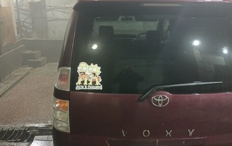 Toyota Voxy II, 2002 год, 780 000 рублей, 5 фотография