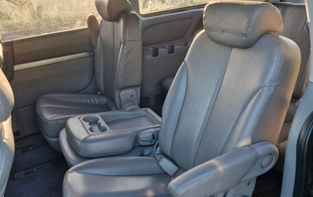 KIA Carnival III, 2009 год, 830 000 рублей, 11 фотография