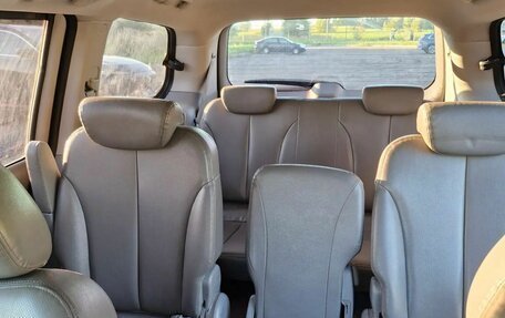 KIA Carnival III, 2009 год, 830 000 рублей, 10 фотография