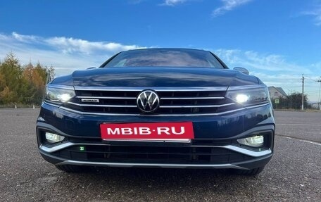 Volkswagen Passat B8 рестайлинг, 2021 год, 3 800 000 рублей, 3 фотография