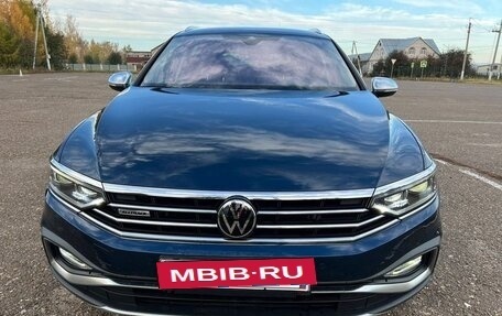 Volkswagen Passat B8 рестайлинг, 2021 год, 3 800 000 рублей, 5 фотография