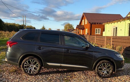 Mitsubishi Outlander III рестайлинг 3, 2019 год, 2 500 000 рублей, 8 фотография