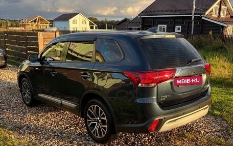Mitsubishi Outlander III рестайлинг 3, 2019 год, 2 500 000 рублей, 5 фотография