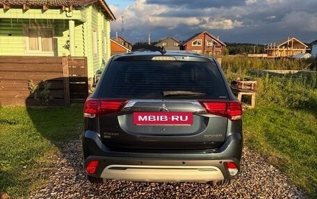 Mitsubishi Outlander III рестайлинг 3, 2019 год, 2 500 000 рублей, 6 фотография