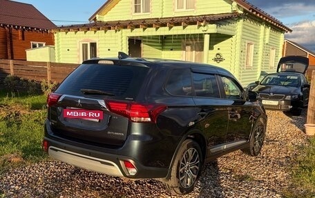 Mitsubishi Outlander III рестайлинг 3, 2019 год, 2 500 000 рублей, 7 фотография