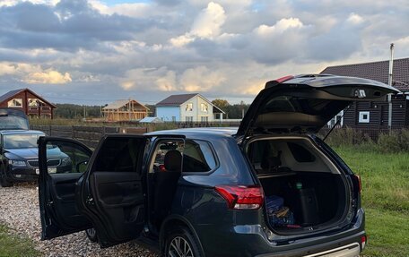 Mitsubishi Outlander III рестайлинг 3, 2019 год, 2 500 000 рублей, 18 фотография