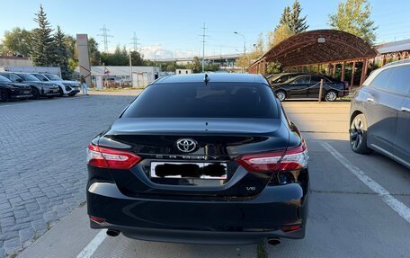 Toyota Camry, 2020 год, 3 300 000 рублей, 2 фотография