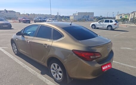 Opel Astra J, 2014 год, 990 000 рублей, 2 фотография