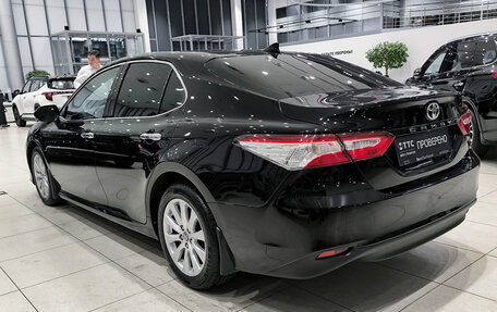 Toyota Camry, 2021 год, 2 100 000 рублей, 8 фотография