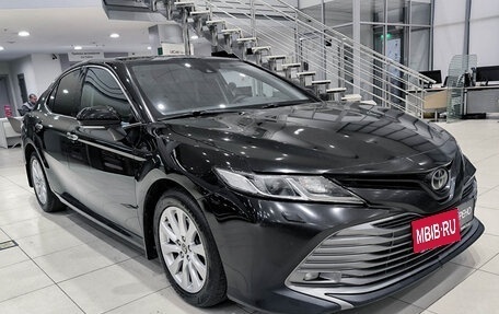 Toyota Camry, 2021 год, 2 100 000 рублей, 3 фотография