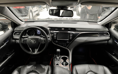 Toyota Camry, 2021 год, 2 100 000 рублей, 17 фотография