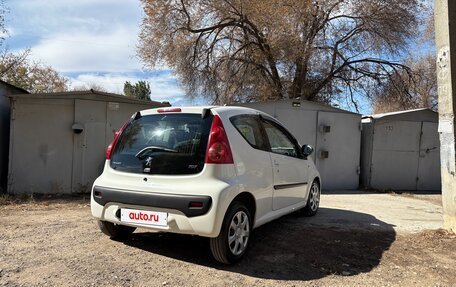 Peugeot 107 I рестайлинг, 2011 год, 550 000 рублей, 2 фотография