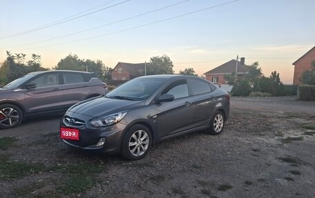 Hyundai Solaris II рестайлинг, 2014 год, 900 000 рублей, 1 фотография