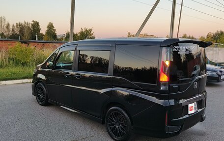 Honda Stepwgn IV, 2018 год, 1 980 000 рублей, 3 фотография