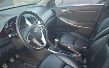 Hyundai Solaris II рестайлинг, 2014 год, 900 000 рублей, 8 фотография