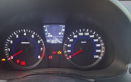 Hyundai Solaris II рестайлинг, 2014 год, 900 000 рублей, 7 фотография