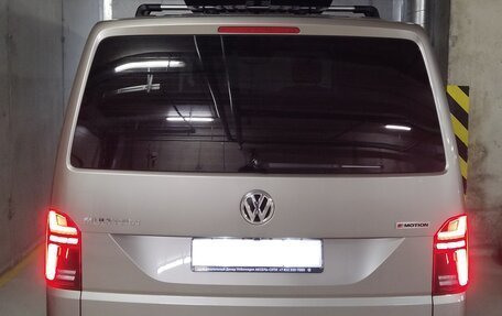 Volkswagen Multivan T6 рестайлинг, 2021 год, 10 000 000 рублей, 4 фотография