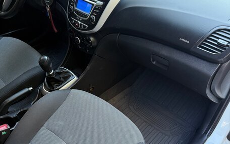 Hyundai Solaris II рестайлинг, 2012 год, 720 000 рублей, 4 фотография