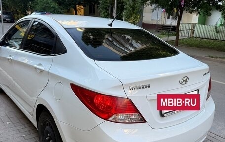 Hyundai Solaris II рестайлинг, 2012 год, 720 000 рублей, 3 фотография