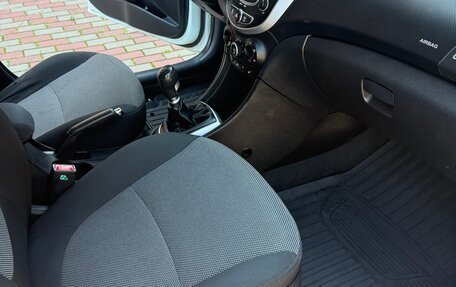 Hyundai Solaris II рестайлинг, 2012 год, 720 000 рублей, 6 фотография