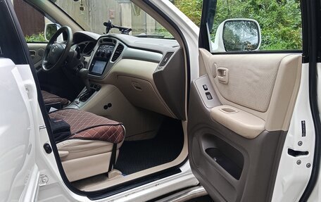 Toyota Highlander III, 2006 год, 820 000 рублей, 8 фотография