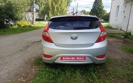Hyundai Solaris II рестайлинг, 2013 год, 800 000 рублей, 3 фотография
