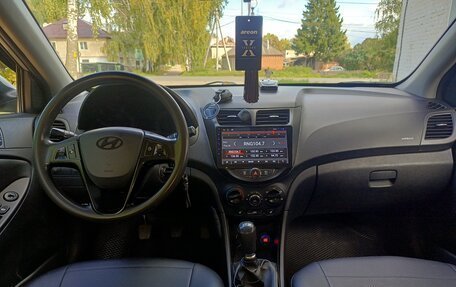 Hyundai Solaris II рестайлинг, 2013 год, 800 000 рублей, 8 фотография