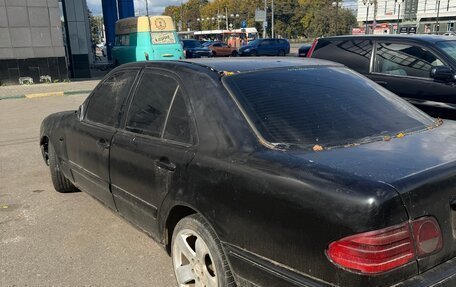 Mercedes-Benz E-Класс, 1996 год, 130 000 рублей, 3 фотография