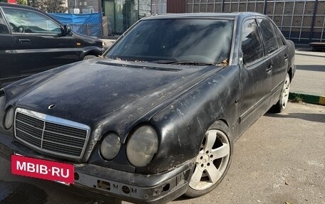 Mercedes-Benz E-Класс, 1996 год, 130 000 рублей, 2 фотография