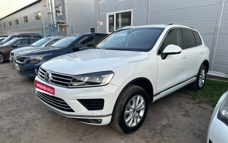 Volkswagen Touareg III, 2015 год, 2 899 000 рублей, 8 фотография