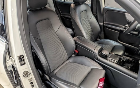 Mercedes-Benz GLB, 2021 год, 2 890 000 рублей, 22 фотография