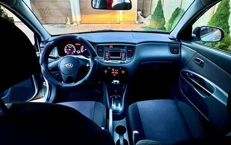 KIA Rio II, 2011 год, 700 000 рублей, 8 фотография