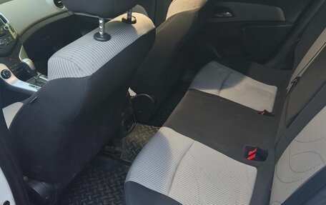 Chevrolet Cruze II, 2012 год, 700 000 рублей, 9 фотография
