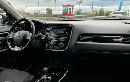 Mitsubishi Outlander III рестайлинг 3, 2019 год, 2 097 000 рублей, 9 фотография
