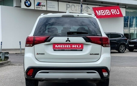 Mitsubishi Outlander III рестайлинг 3, 2019 год, 2 097 000 рублей, 6 фотография